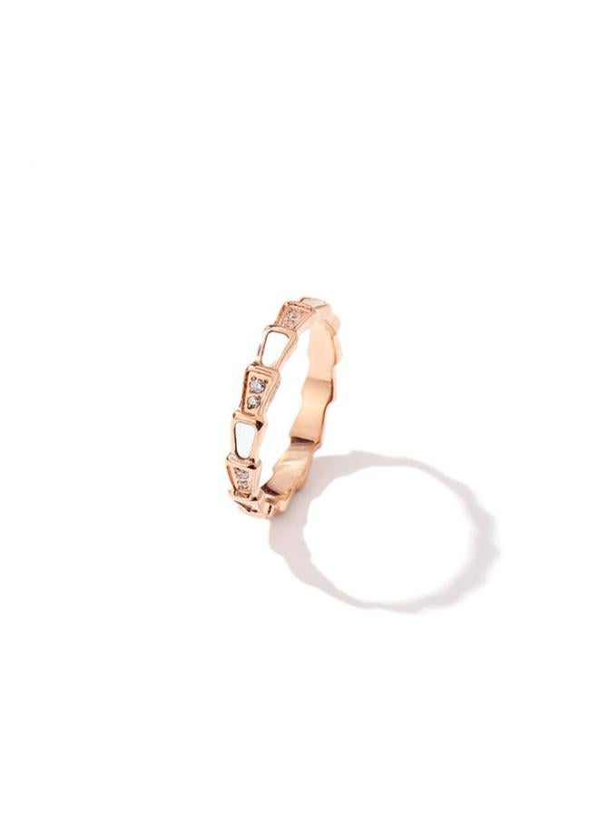 Vintage Entry Luxury Snake-shaped White Shellfish Diamond-encrusted Titanium Steel Ring Women's Internet Celebrity Advanced Sense Fashion Personalized Ring Jewelry 