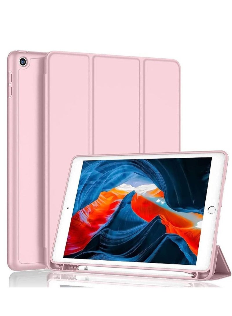 RaboS غطاء iPad من الجيل 9 / 8 / 7 (2021/2020/2019) غطاء iPad مقاس 10.2 بوصة مع حامل قلم رصاص [النوم / الاستيقاظ] غطاء واقي ذكي من TPU Soft TPU Back (وردي غامق) - Image 1