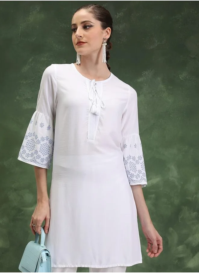 Vishudh Floral Embroidered Flared Sleeves Straight Kurti by Styli