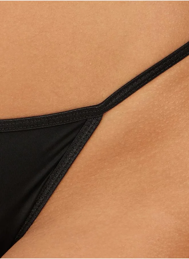 ستايلي Styli Solid Thong with Metal Chain Accent