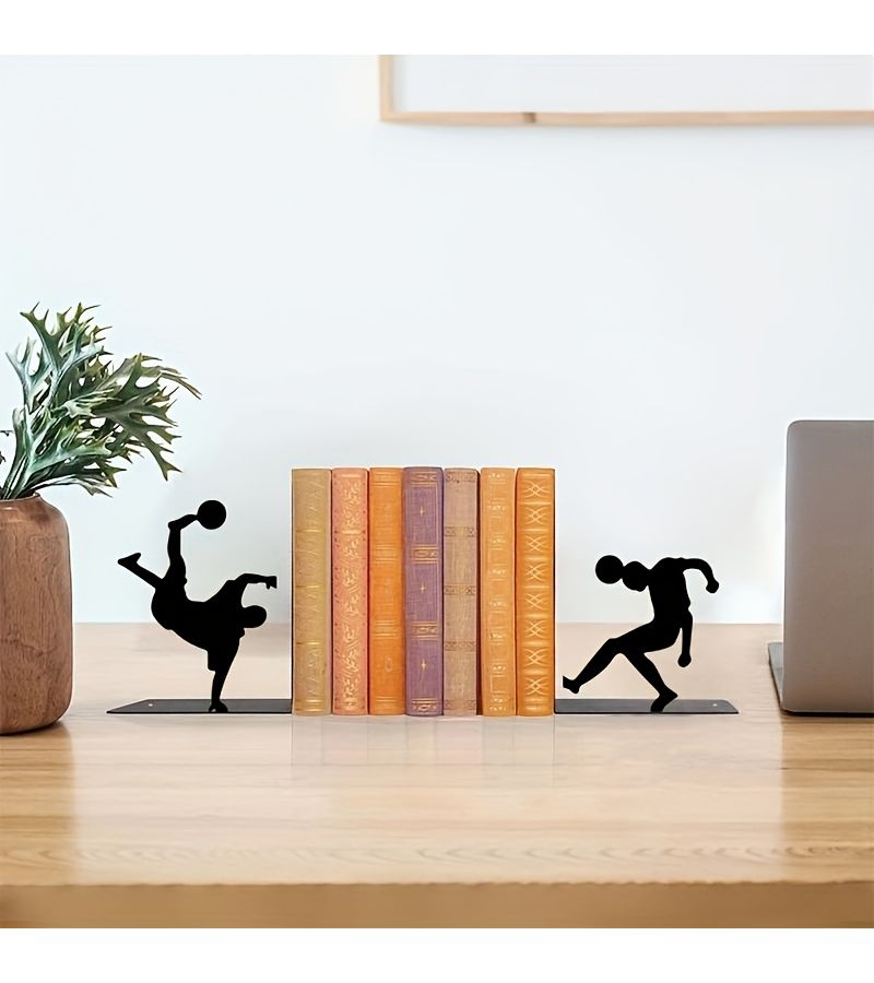 ثنائي من حاملات الكتب المعدنية للاعبي كرة القدم، حاملات كتب متينة من الحديد المطاوع مع صورة ظلية ديناميكية للاعب، ديكور رياضي أنيق لأرفف الكتب في المنزل والمكتب، هدية فريدة لعشاق القراءة، ديكور غرفة كرة القدم، حاملات كتب فنية لتزيين أرفف الكتب. - Image 3