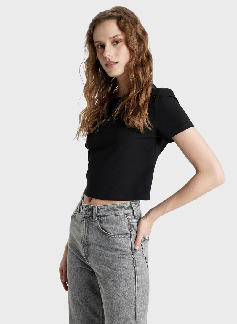 DeFacto Slim Fit Crew Neck Short Sleeve T-Shirt