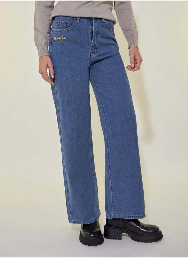 ستايلي Embroidered Detail Mid Rise Straight Fit Jeans