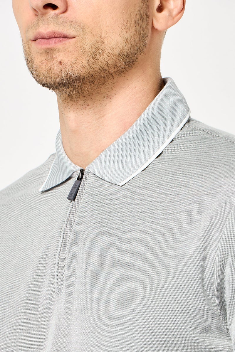 DKNY Men Regular Fit Brand Logo Short Sleeves Polo Shirt, Grey - Image 3