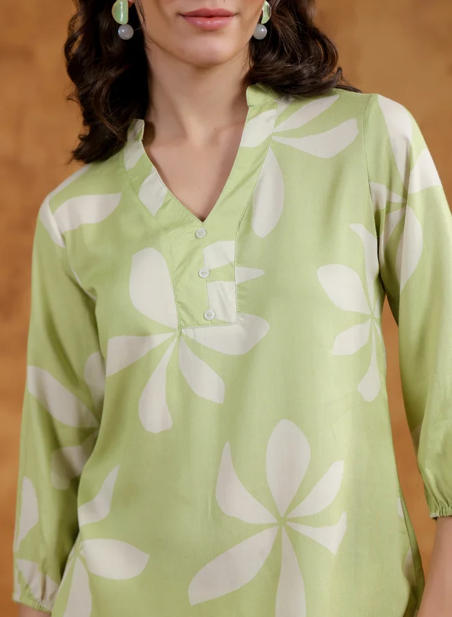 sanskrutihomes Sanskrutihomes Floral Print V-Neck Top and Pants Co-Ords