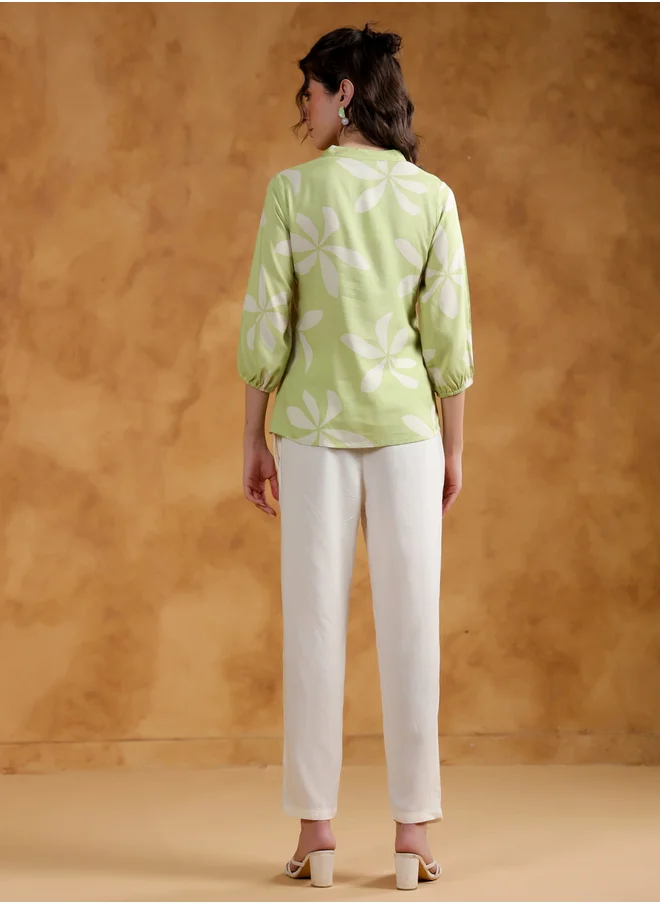 sanskrutihomes Sanskrutihomes Floral Print V-Neck Top and Pants Co-Ords