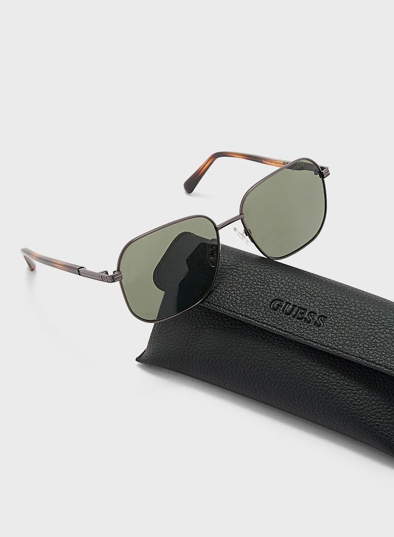 GUESS Oversized Sunglasses