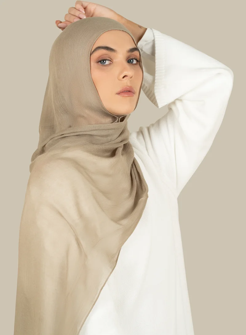 سيلكروز حجاب من المودال والحرير بالشوفان