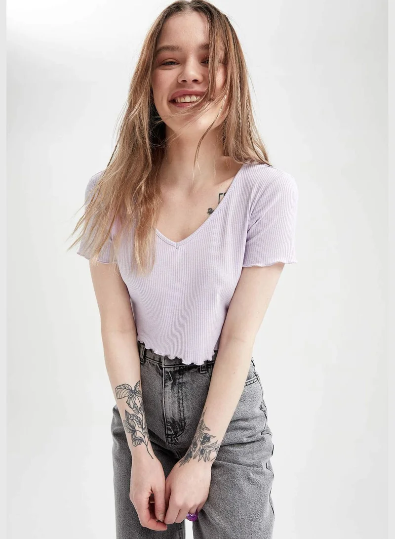 DeFacto Fitted V-Neck Short Sleeve Crop Top