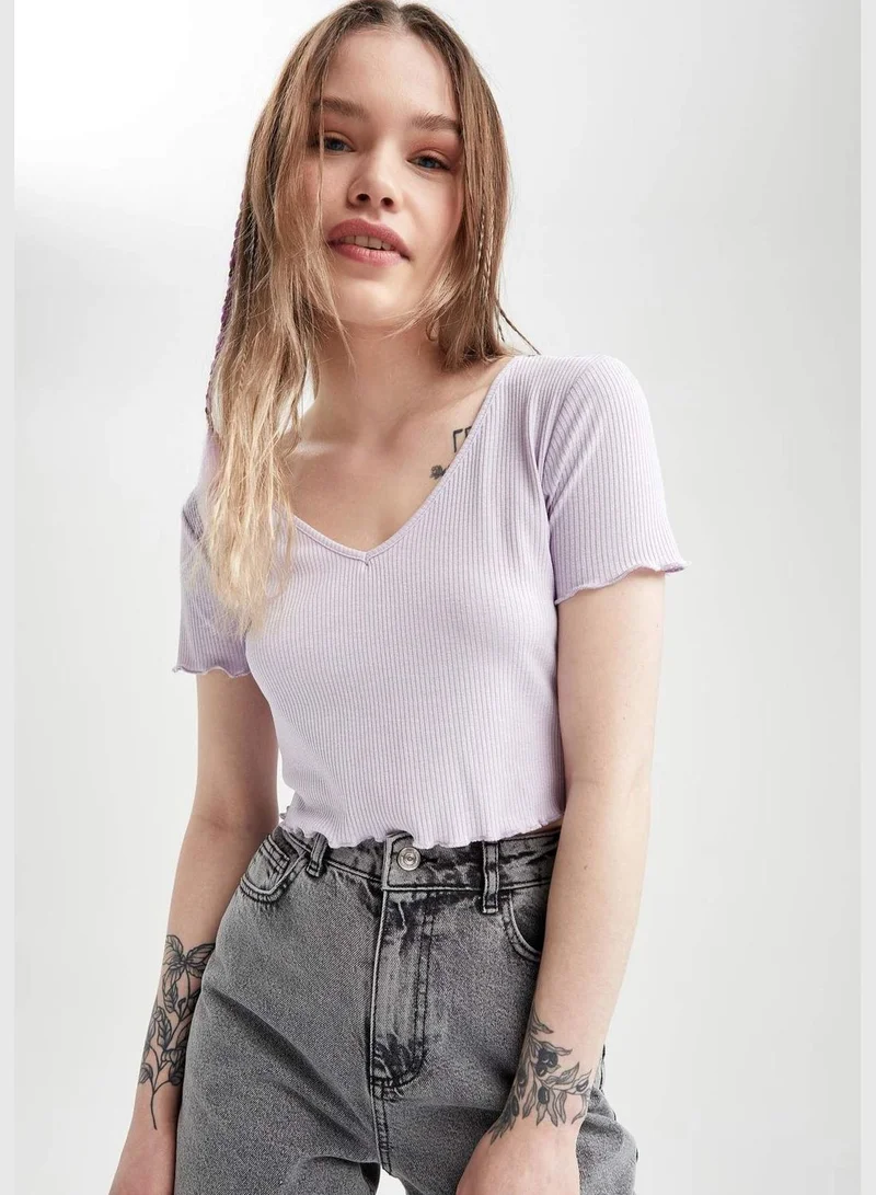DeFacto Fitted V-Neck Short Sleeve Crop Top
