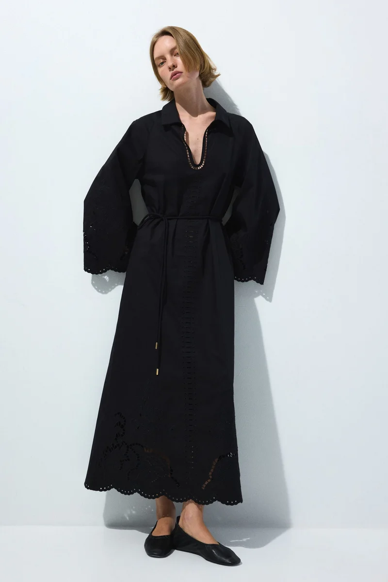 اتش اند ام فستان بنمط تطريزات مثقبة