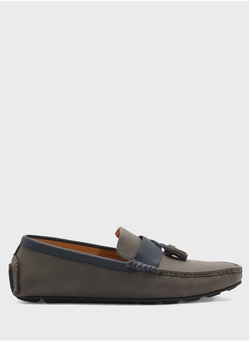 روبرت وود Tassel Detail Nubuck Loafers