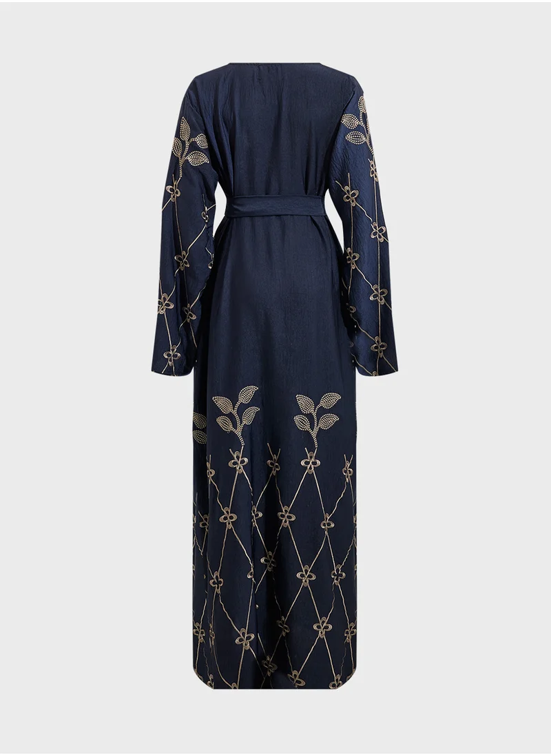 هيا كلوزيت Emroidered Belted Jalabiya