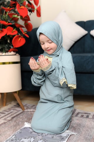 Three-piece prayer set for girls: a children's prayer sheet, a children's prayer rug, and a card of supplications after prayer, a gift for the girl - pzsku/ZEF0B55F3D253085EB717Z/45/1753771527/c194a1a5-8187-4c34-9593-d873ea67ecdb