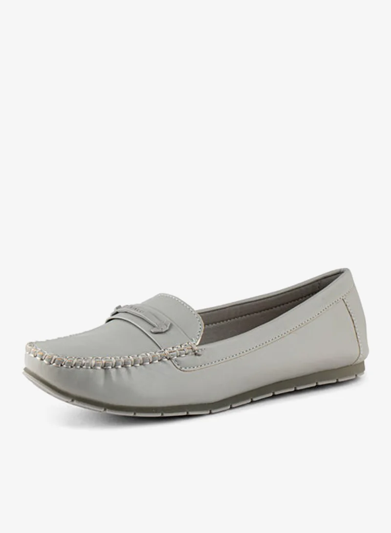 فينتشي مضخات مسطحة بأصابع القدم المدببة للنساء