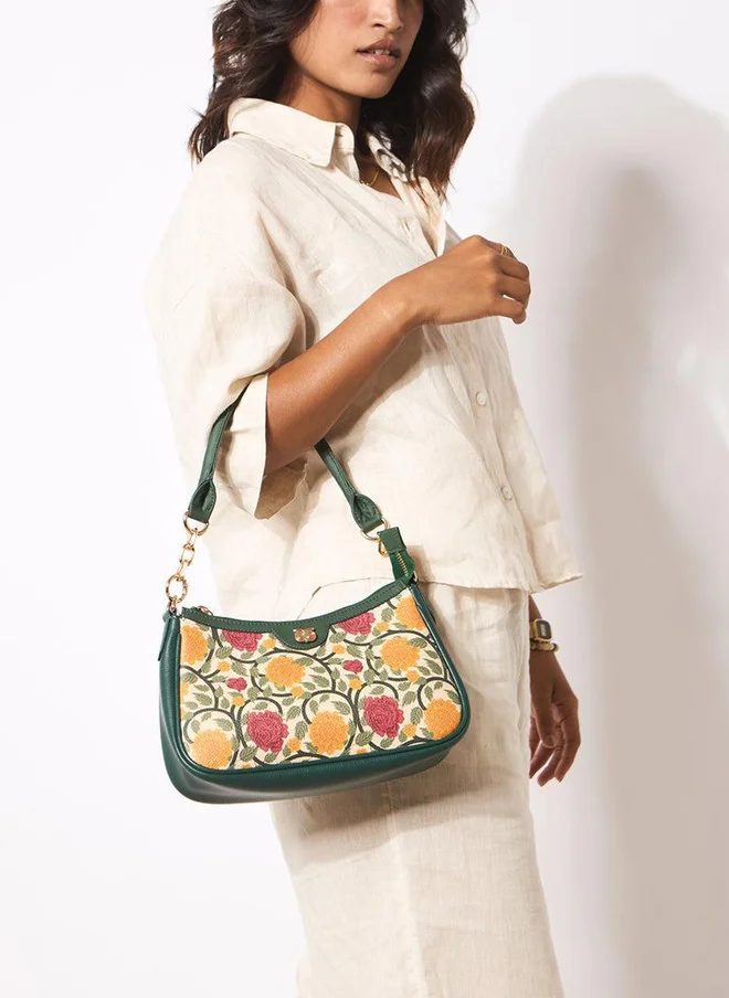 تشومباك The Paris Baguette Sling | Palace Memoirs