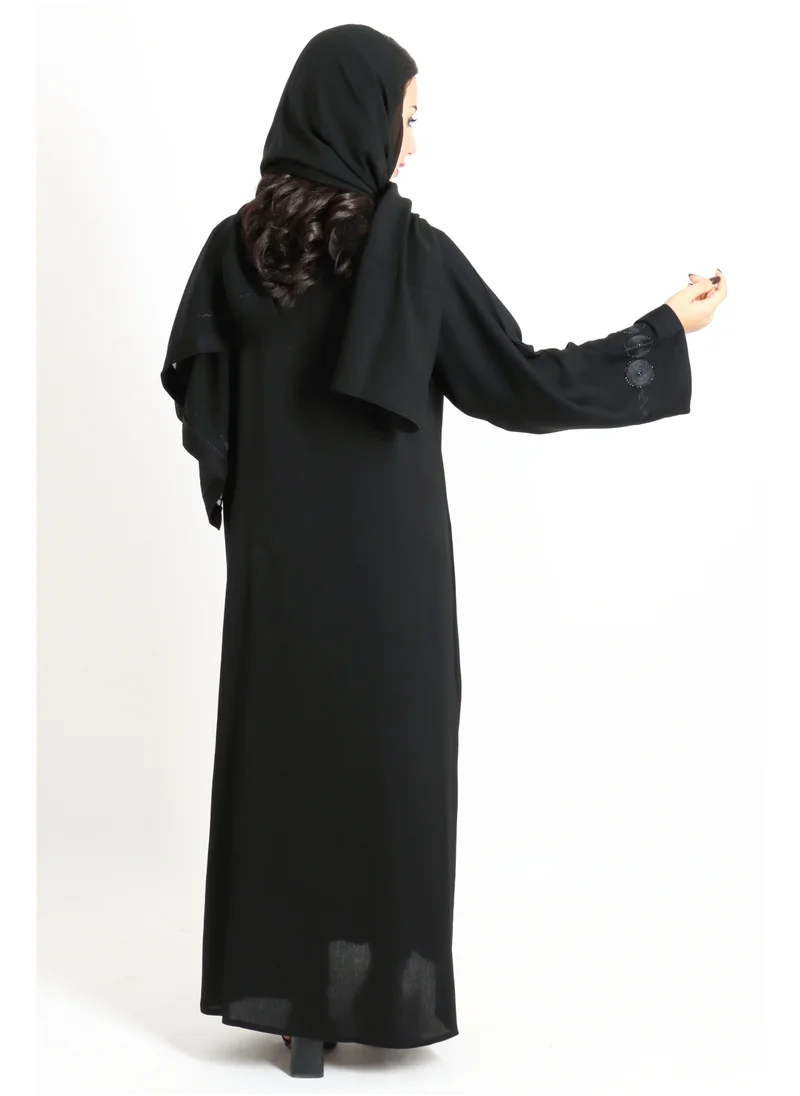 اكسا عباية مطرزة عصرية AIK5039
