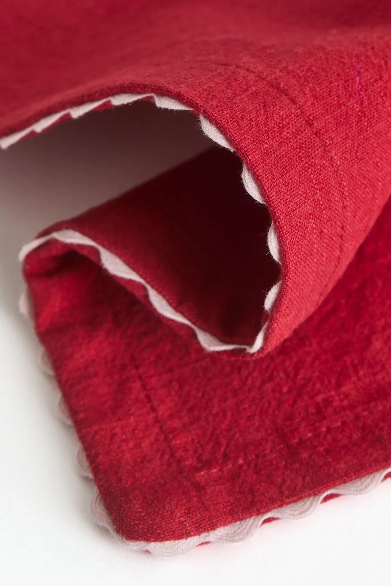 H&M 2-pack scalloped-edge place mats