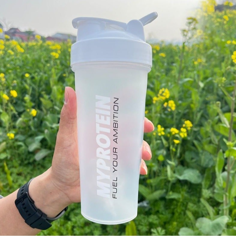 Myprotein Protein Shaker Bottle 600ml – BPA-Free Protein Powder Mixing Cup with Stainless Steel Mixing Ball, Leakproof Gym Water Bottle with Measurement Scale for Fitness & Sports - Image 2