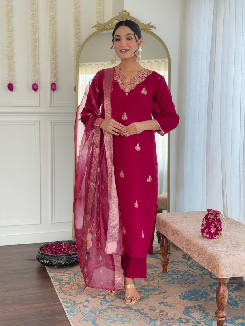 Naixa Women's Gajri Viscose Embroidered Straight Kurta with Viscose Pant and Jacquard Printed Dupatta Sets (NX-690-Gajri-S) - Image 2