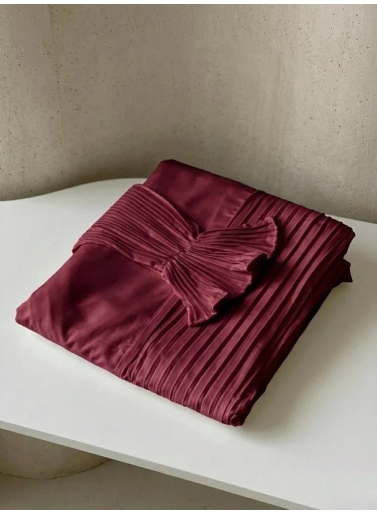 Women's pleated prayer gown featuring an attached headscarf; made from soft, lightweight crepe fabric. It offers a loose, comfortable fit suitable for prayer, Umrah, and Hajj. One-size-fits-all with an elegant, modern design.
