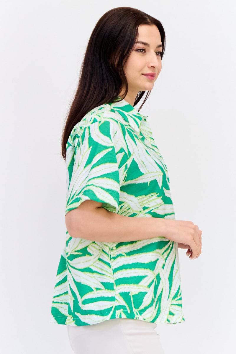 KOTON قميص نسائي بأزرار عريضة وأكمام قصيرة بنقشة زهور، متعدد الألوان - Image 2