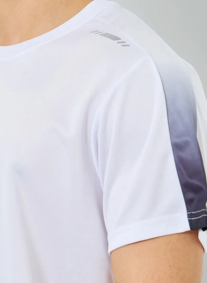 Styli  Men White Short Sleeve T-Shirt and Shorts Set for Men | Best Price UAE