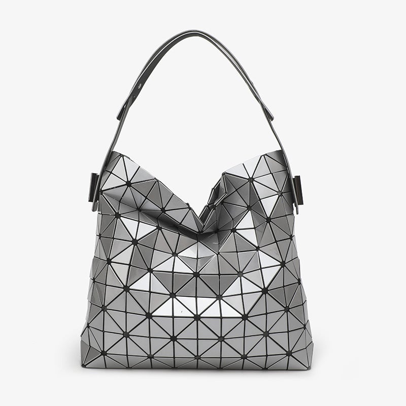 2025 Spring/ Style Underarm Quilted Bag High-Quality Single Shoulder Handbag Commuting Versatile Baguette Bag - Image 1