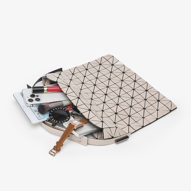 2025 Spring/ Style Underarm Quilted Bag High-Quality Single Shoulder Handbag Commuting Versatile Baguette Bag - Image 5