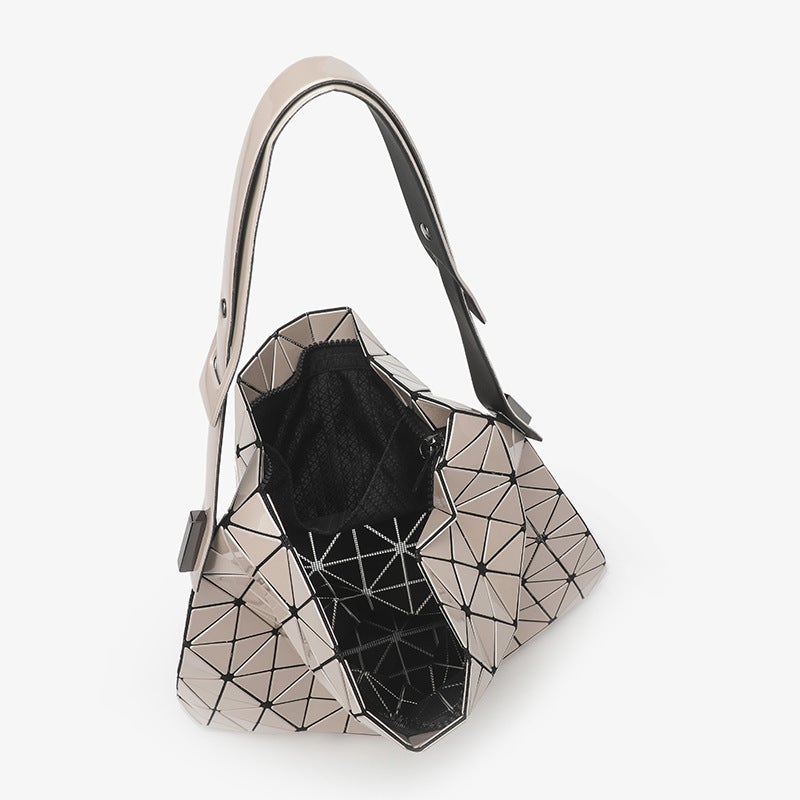 2025 Spring/ Style Underarm Quilted Bag High-Quality Single Shoulder Handbag Commuting Versatile Baguette Bag - Image 4