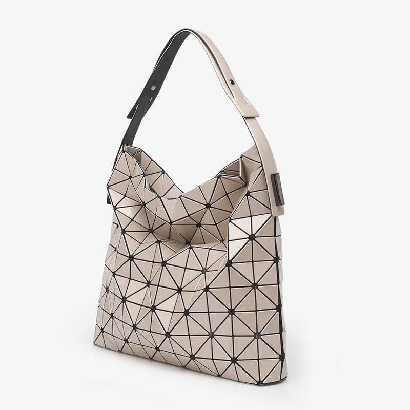2025 Spring/ Style Underarm Quilted Bag High-Quality Single Shoulder Handbag Commuting Versatile Baguette Bag - Image 3