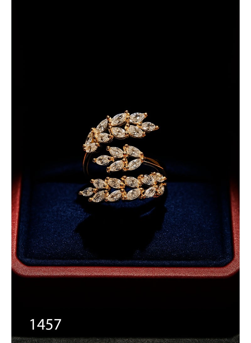 ثري دايموندز خاتم مفتوح مطلي دهب مستوحى من الطبيعة بفصوص ورقية زيركون – فري سايز ولمسة أنثوية ناعمة - Image 1
