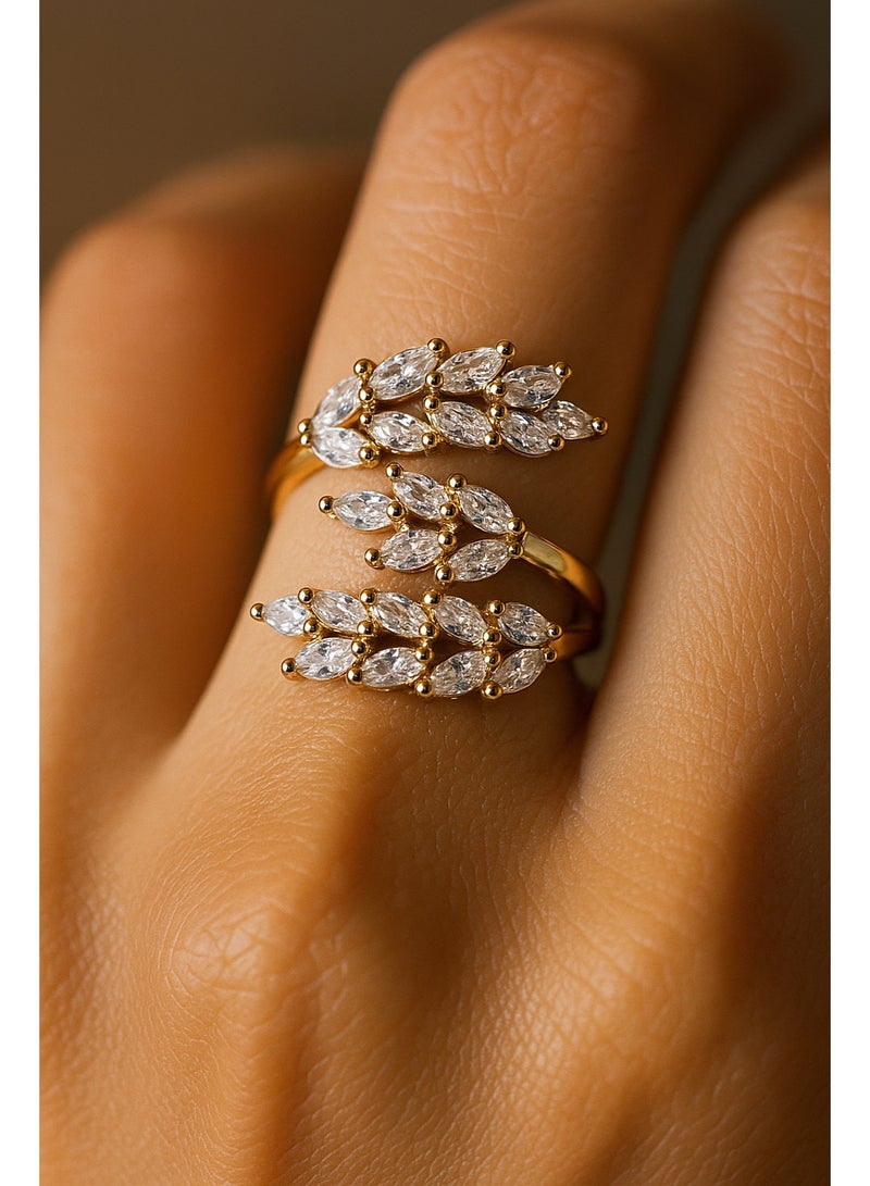 ثري دايموندز خاتم مفتوح مطلي دهب مستوحى من الطبيعة بفصوص ورقية زيركون – فري سايز ولمسة أنثوية ناعمة - Image 4