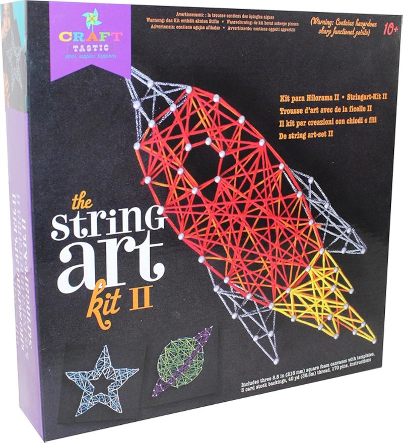 فاريوس مجموعة أدوات حرفية رائعة من Craft-tastic DIY - للأطفال - تتضمن كل شيء لثلاثة مشاريع فنية وحرفية ممتعة - تتميز سلسلة الفضاء بسفينة صاروخية وكوكب وأنماط نجمية