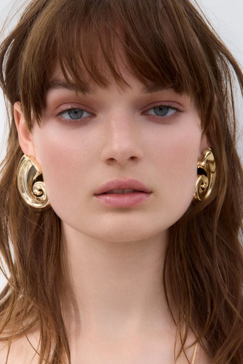 H&M Seashell-shaped earrings