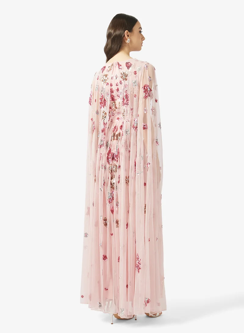 فروك اند فرل فستان ماكسي بأكمام كاب مزينة