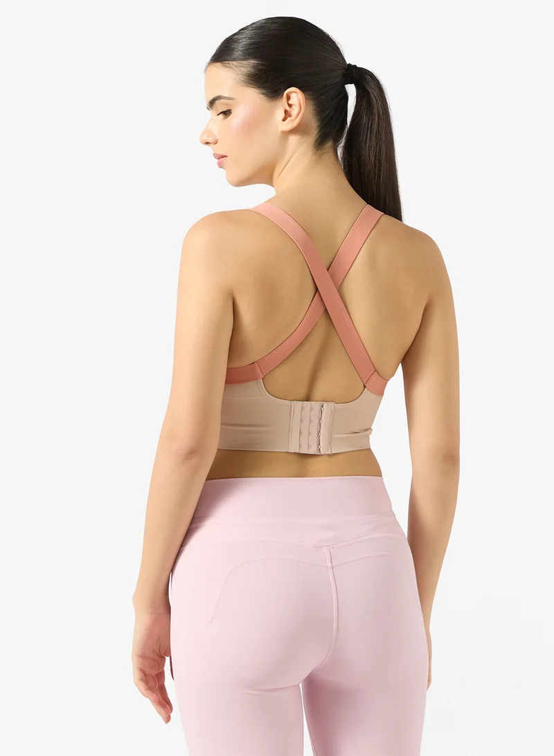 FRWD Contrast Trim Sports Bra with Back Clasp