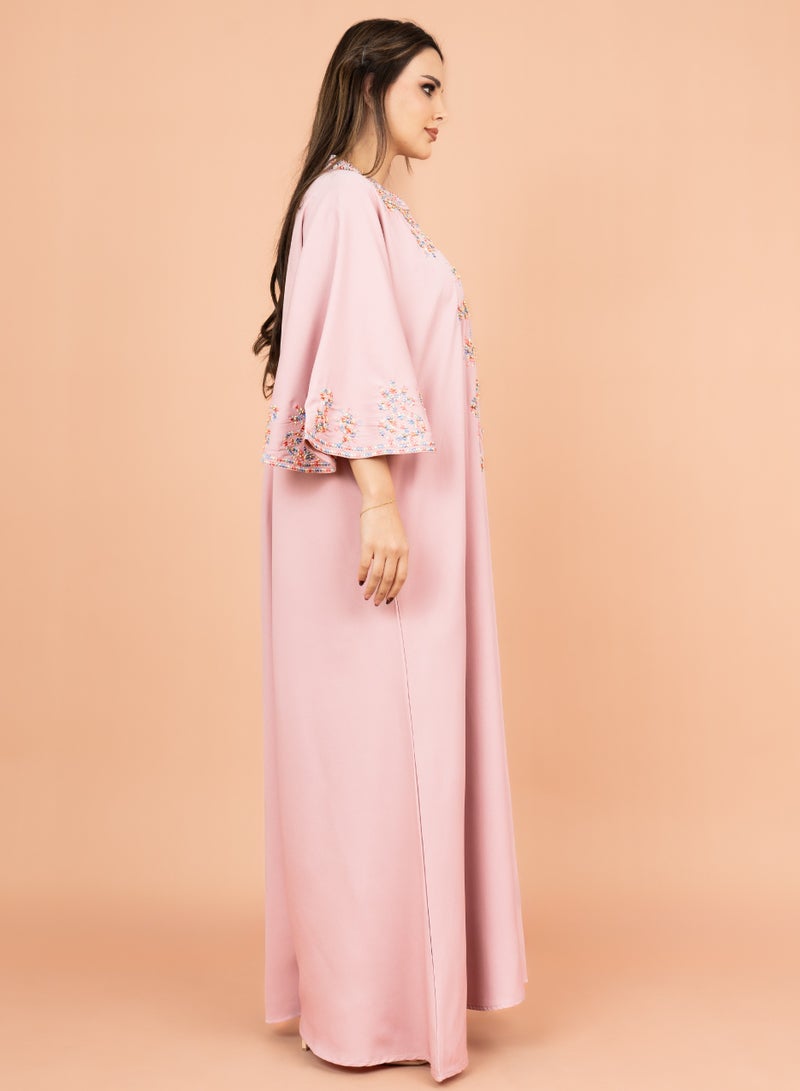 اكسا جلابية فري سايز مطرزة باللون الوردي - Image 3