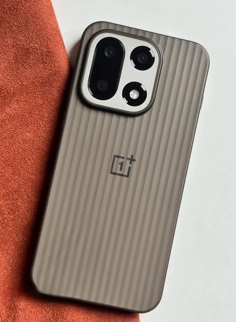 Compatible with Oneplus 15 back Case cover,Ultra light, Frosted transparent back panel, Vertical wave pattern style, Anti fingerprint, Anti drop, Thin, Original color - Image 1