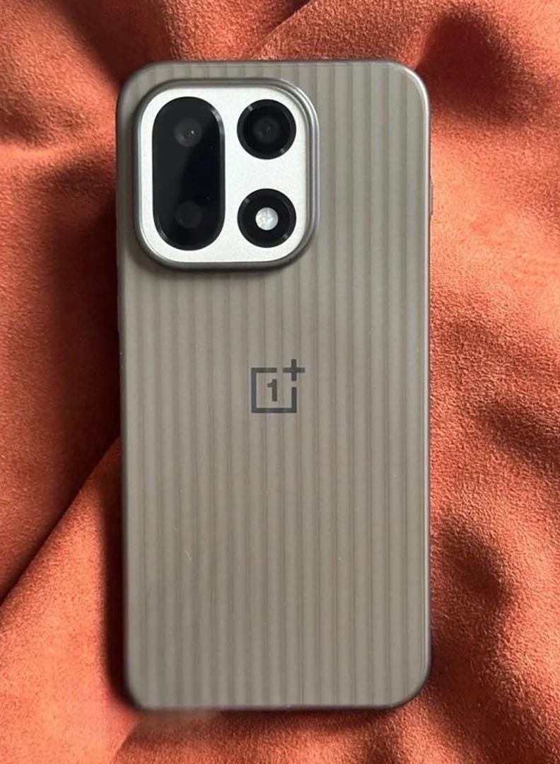Compatible with Oneplus 15 back Case cover,Ultra light, Frosted transparent back panel, Vertical wave pattern style, Anti fingerprint, Anti drop, Thin, Original color - Image 2