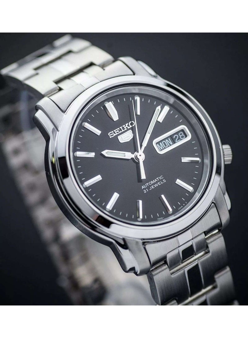 Seiko ساعة يد أوتوماتيكية للرجال 5 SNKK71K1، 38 مم قرص أسود، علبة وسوار من الفولاذ المقاوم للصدأ، 30 م مقاومة للماء - Image 5