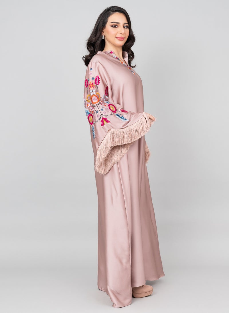 اكسا جلابية مطرزة بأكمام بتفاصيل لامعة لون بني - Image 3