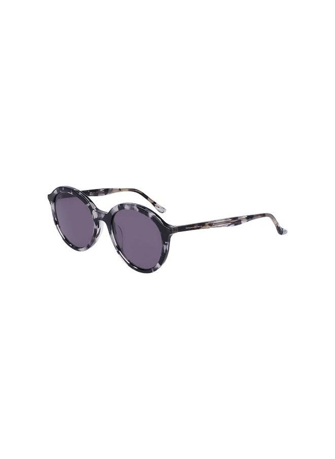 Donna Karan نظارة شمسية نسائية دائرية من الأسيتات بإطار كامل DO512S 5119  - Image 2