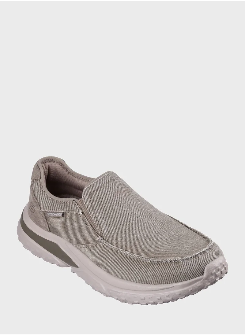 SKECHERS SOLVANO