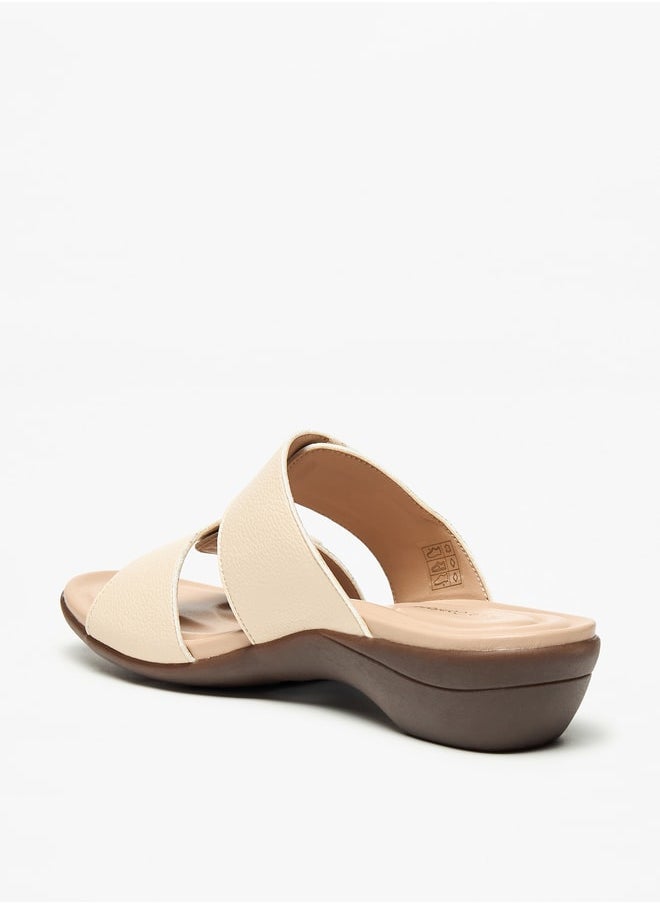 Le Confort Women's Textured Slip-On Sandals  - Image 3
