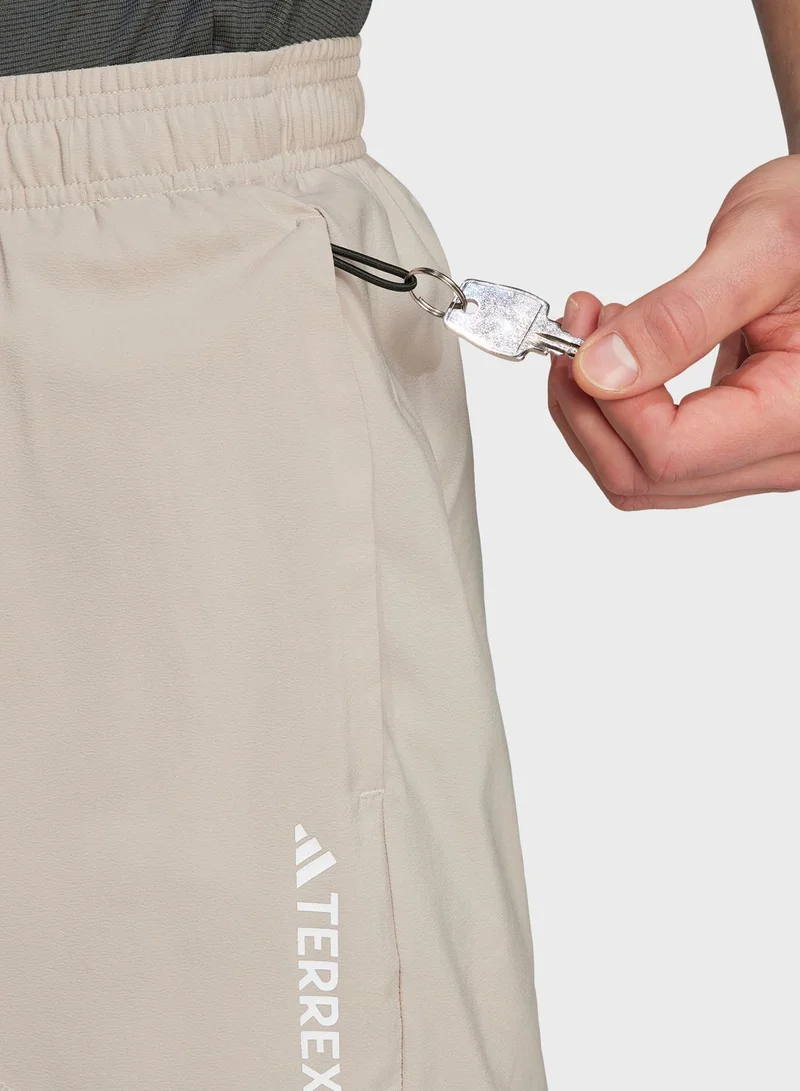 adidas شورتات متعددة