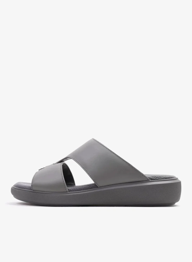 اومو كافالير Uomo Cavalier Comfortable Slip-On Sandals with Cushioned Sole Grey