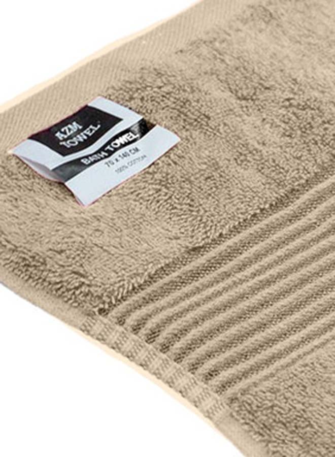 أيه زيد أم منشفة استحمام فاخرة قطن 100% قطعة واحدة (70 × 140 سم) – 550 جرام/م– امتصاص عالي وتجف بسرعة – مثالية للحمام – لون بيج فاتح - Image 3