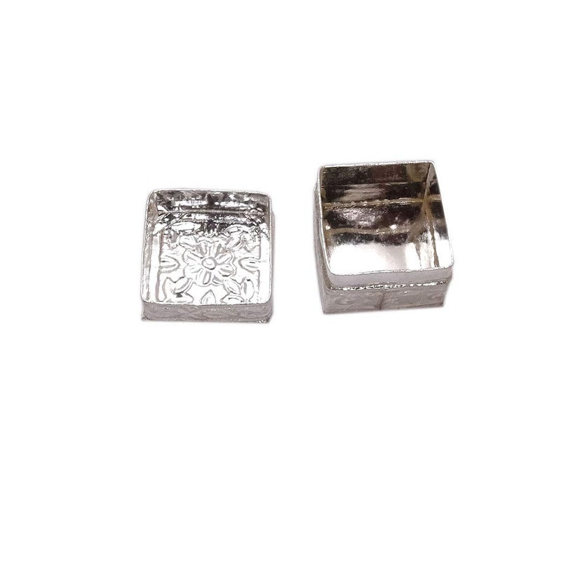 Sahiba Gems Pure Silver Designer Sindoor Dabbi Pooja Items for Home Silver KumKum Box Spiritual Gift Item Small Size 15 x 15 Centimetre Square Shape Small Size - Image 3