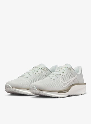 Nike QUEST 6 Sneakers for Men - Spruce - view 3